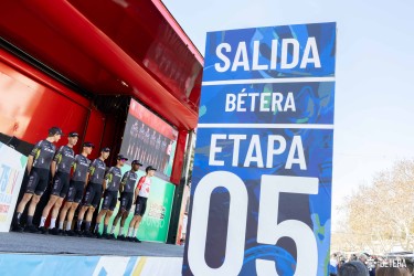 Galería gráfica de La Volta a la Comunitat Valenciana llena Bétera de ciclismo
