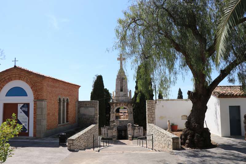 El cementerio de Sagunt, cuya gesti�n depender� ahora de la SAG, igual que el del Port de Sagunt.  EPDA