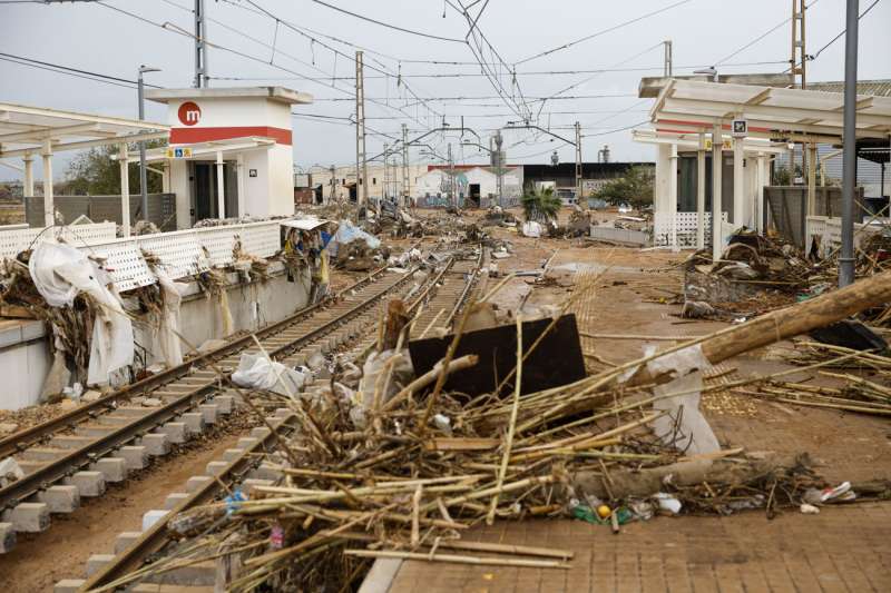 Vista de la destrozada estacin de metro en Paiporta el pasado viernes. EFEBiel Alio
