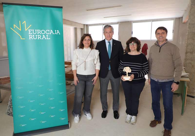 El presidente, Javier Lpez Martn, ha visitado las instalaciones del Colegio La Inmaculada de Paiporta. EPDA