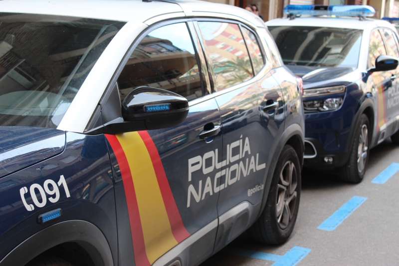 Varios vehículos de la Policía Nacional. EPDA