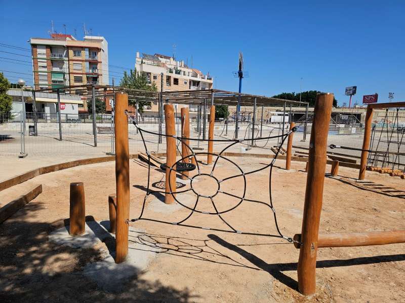 Nuevo parque infantil del Barrio de Cantereria.  EPDA 