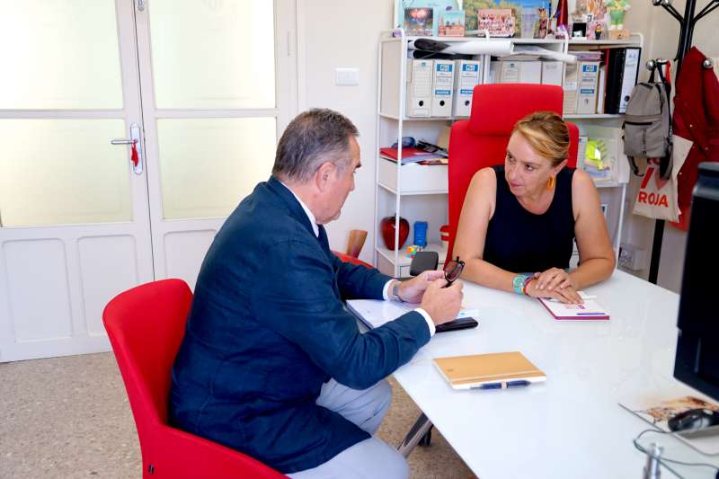 Reunin entre la alcaldesa de Benetsser y Gan Pampols  Foto: Ayuntamiento de Benetsser