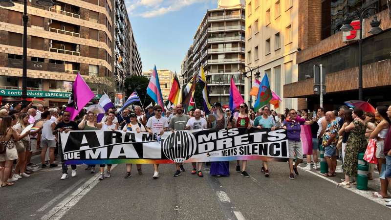 imagen de la cabecera de la manifestacin del Orgullo en Valncia. EFEManu Bruque
