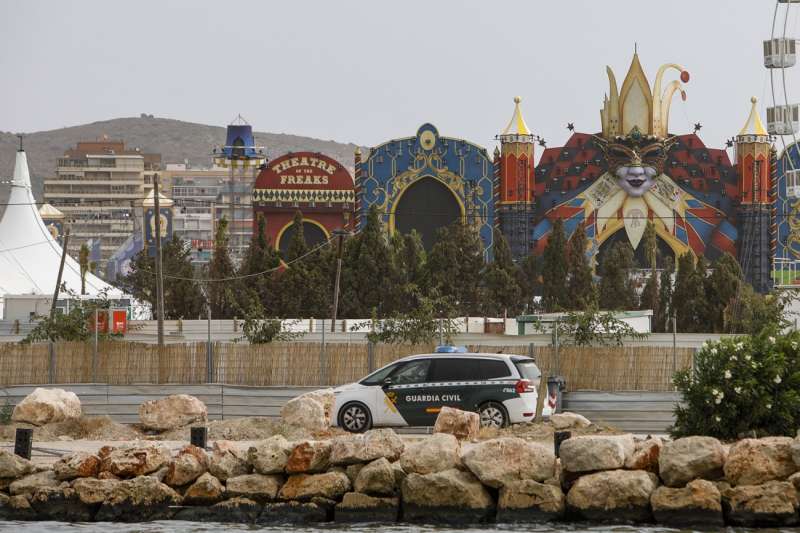 Imagen tomada desde el exterior del recinto del escenario principal del Festival Medusa de Cullera (Valencia). /EFE