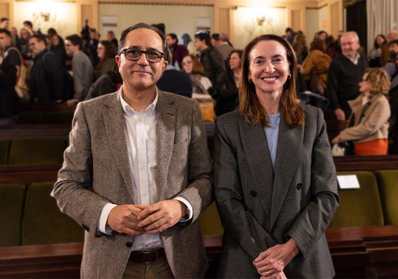 Juan Luis Gand�a y �ngeles Solanes. EPDA