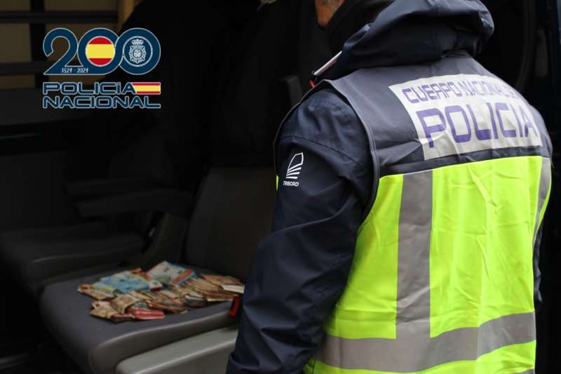 Momento de la operacin, en una imagen de la Polica Nacional.
