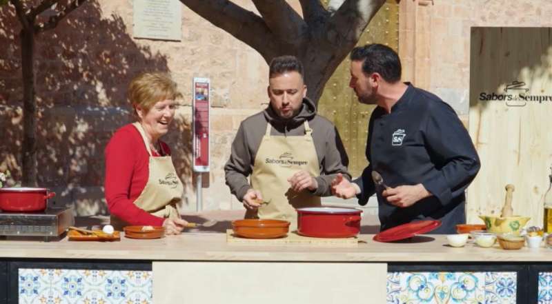 Carmen i Jacobo amb el Xef Rubén Fenollar /EPDA