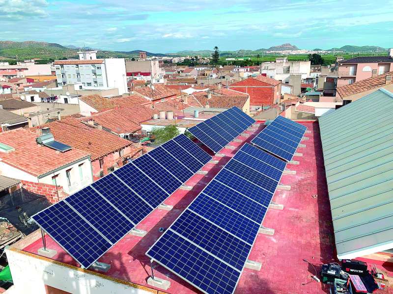 Placas fotovoltaicas instaladas en Benifairó de les Valls. / EPDA