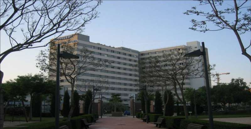 El hospital Arnau de Vilanova donde ha fallecido el hombre. EPDA