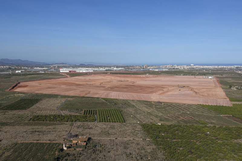Imagen de archivo, tomada con un dron, de los terrenos listos para iniciar la obra en Parc Sagunt. EFE/ Biel AliÃ±o
