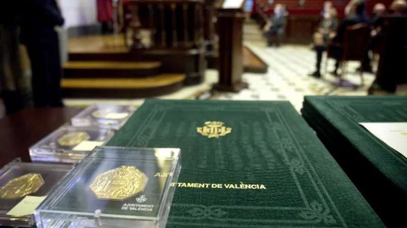 El acto formal de entrega de los honores y distinciones tendr lugar en el Hemiciclo Municipal el prximo 6 de octubre a las 12:00 horas.EPDA