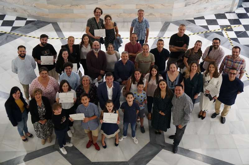 Algunos de los ganadores de los Premios al Uso del Valenciano 2022 / EPDA