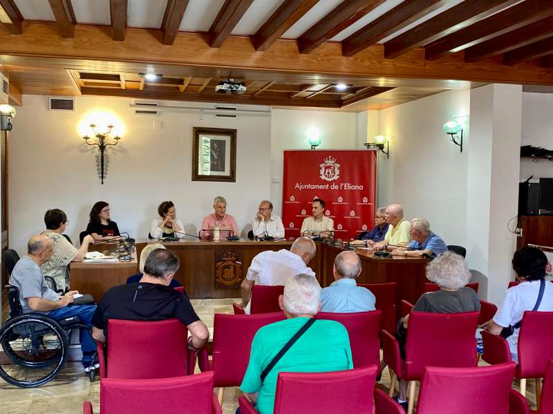 Reuni amb vens i venes afectats dels barris de lEstaci, Montepilar-Montealegre i Montesol. EPDA