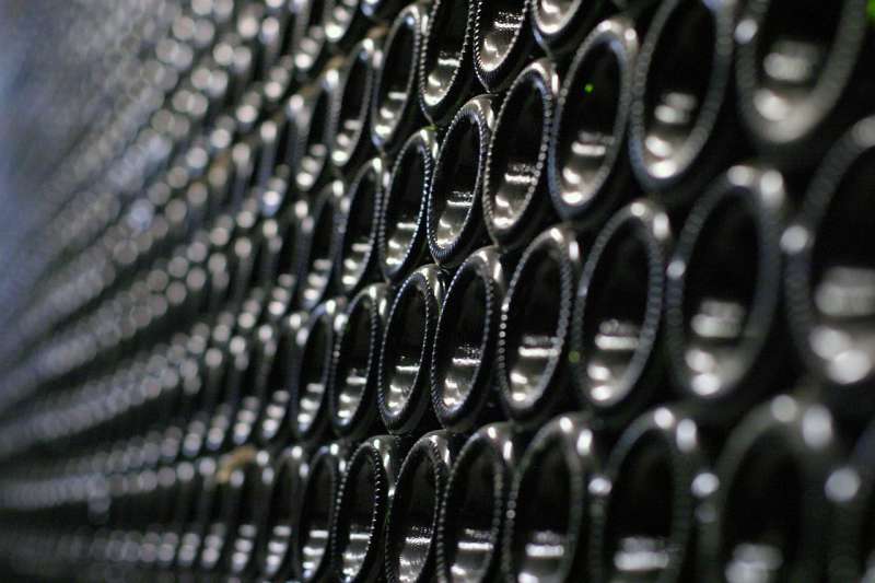 Fotografa de archivo de botellas de vino  Foto: MESbook