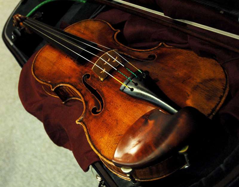 La fotografía muestra un excepcional violín. Archivo/EFE/Dean Lewis.