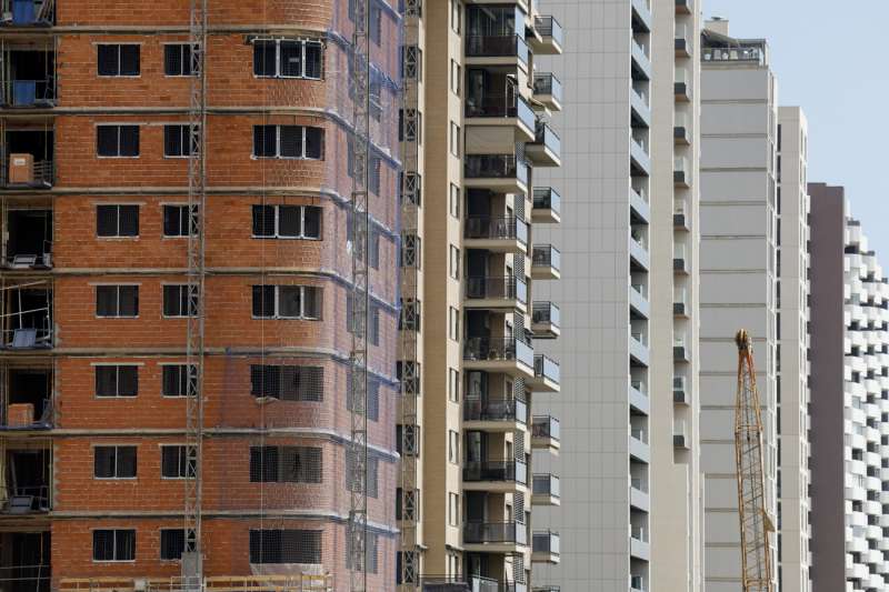 Vista general de obra nueva y en construcci�n en Valencia. Archivo EFEAna Escobar
