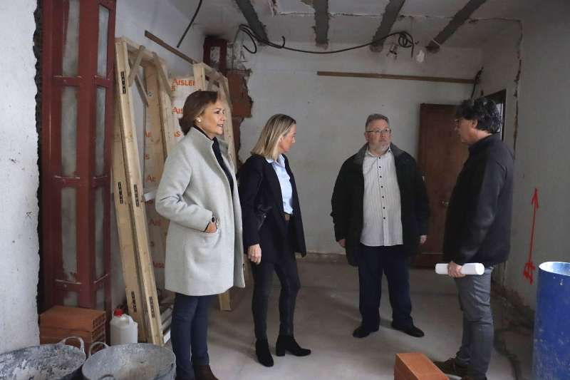 Visita a las viviendas que se est�n reformando en Pu�ol.EPDA