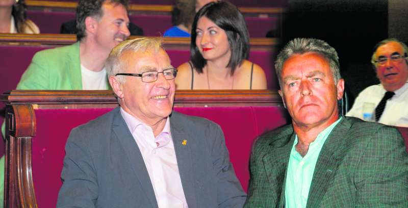 Joan Ribó, cuando era alcalde de Valencia y, a la derecha, cuando era coordinador general de EU. EPDA
