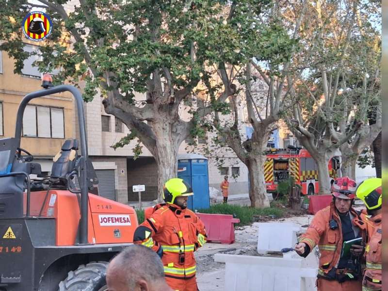 Intervencin de bomberos del Consorcio Provincial en el escape de gas en Sueca.
