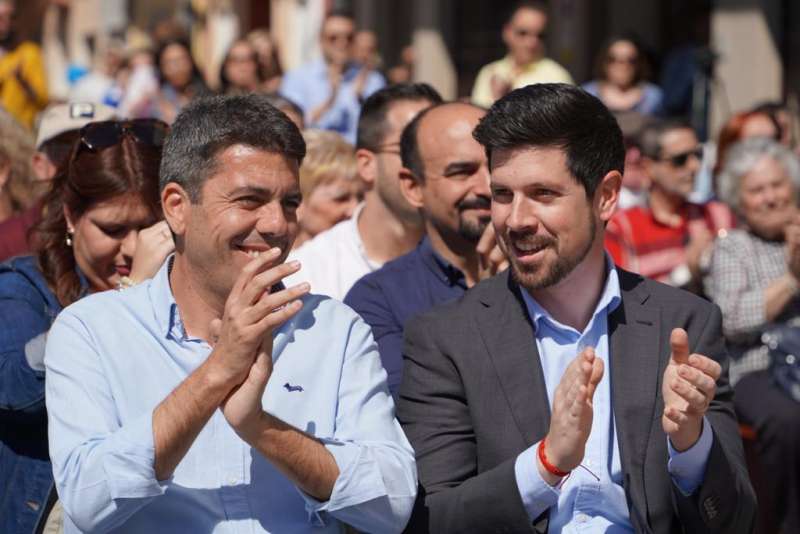 Carlos MazÃ³n y Abel MartÃ­ durante un acto de la pasada campaÃ±a electoral. EPDA