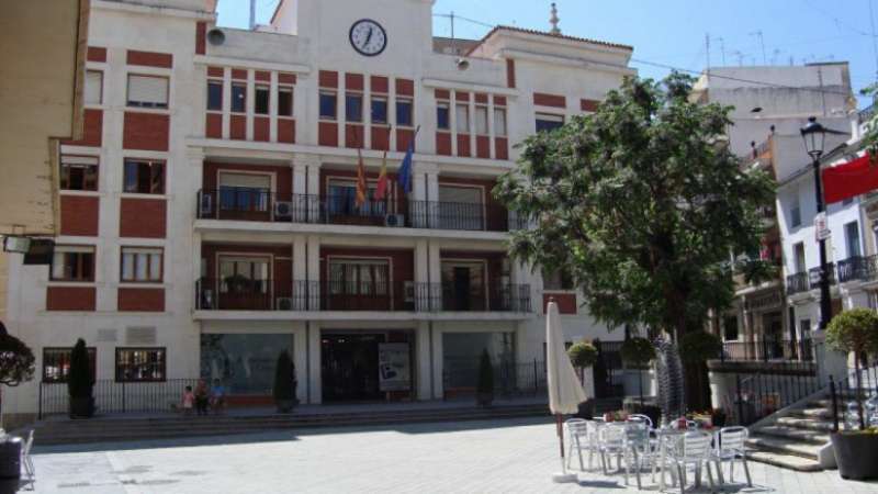 El ayuntamiento de Chiva en una foto de archivo. EPDA