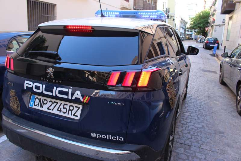 Vehículo de la Policía Nacional de Alzira. /EPDA