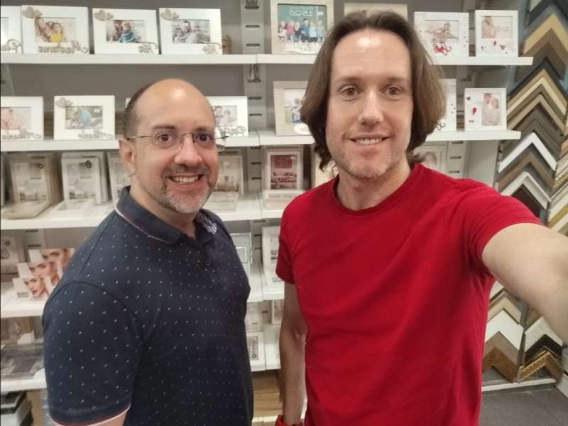La visita del experto, Miguel Bort, a un comercio asociado a ACST. EPDA