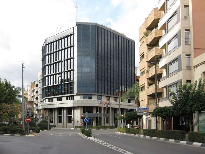 La fachada del Ayuntamiento de Torrent. EPDA
