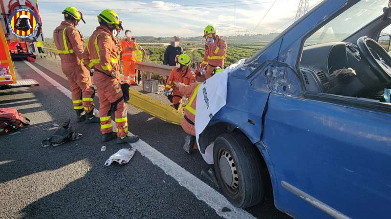Imagen del accidente compartida por el Consorcio Provincial de Valencia. /EPDA