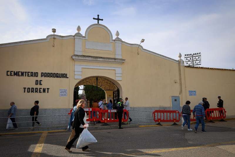 Dispositivos de seguridad por Todos los Santos en Torrent.  EPDA