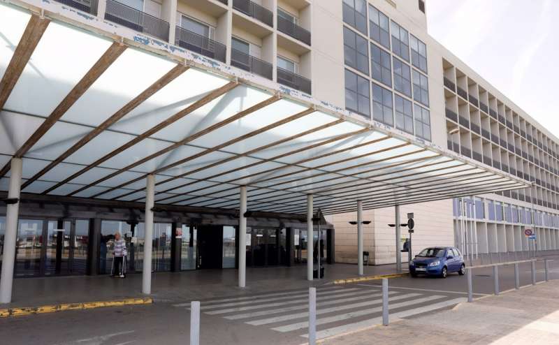 Vista general del Hospital de La Ribera, en Alzira (Valencia). EFE/Kai Försterling

