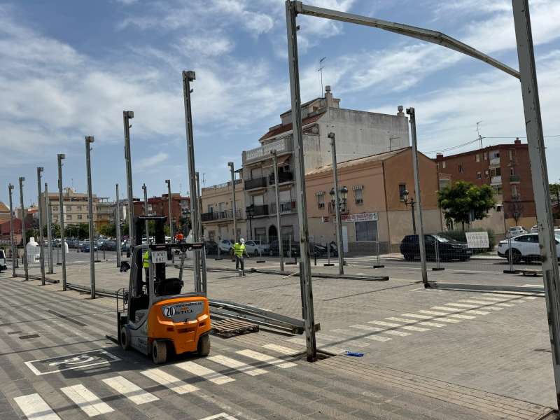Inicio de los trabajos de montaje del cohetdromo en Paterna.  EPDA