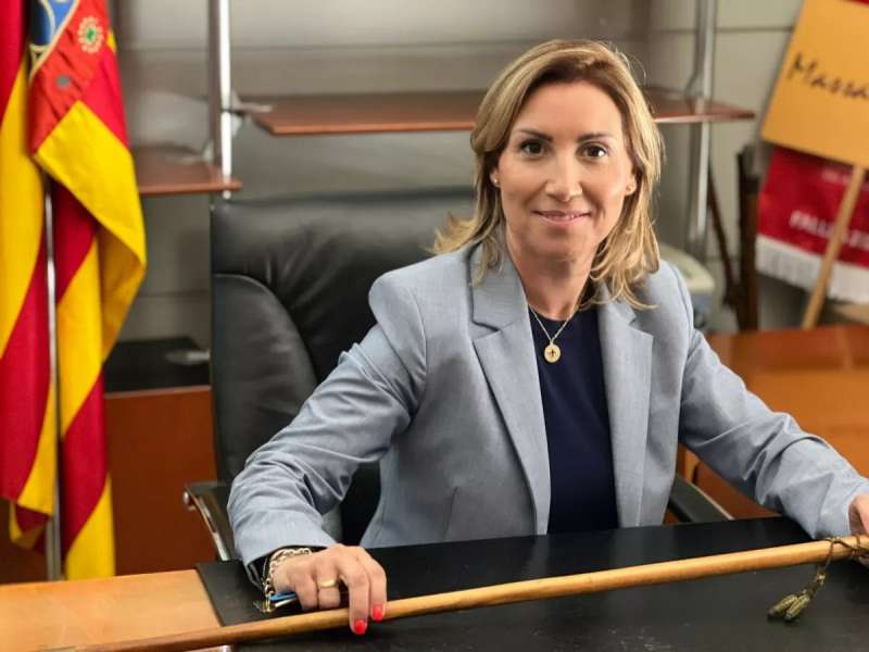 Pilar Peris, alcaldesa del Partido Popular, anunci oficialmente su marcha de la alcalda para cumplir con el pacto de alternancia.EPDA