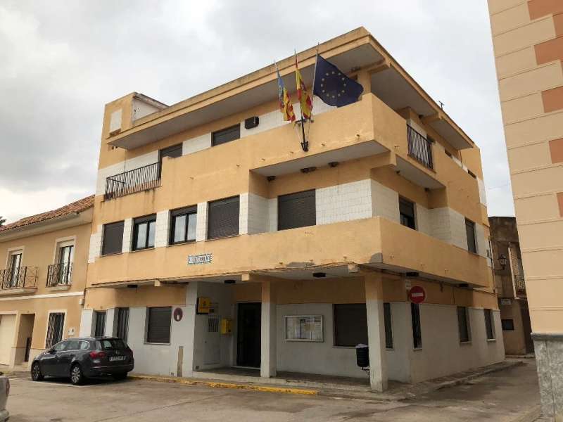 Faana de lajuntament dEstivella.  EPDA
