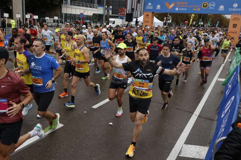 Corredores participan en la Media Maratn de Valncia, en una edicin anterior. EFEBiel Alio
