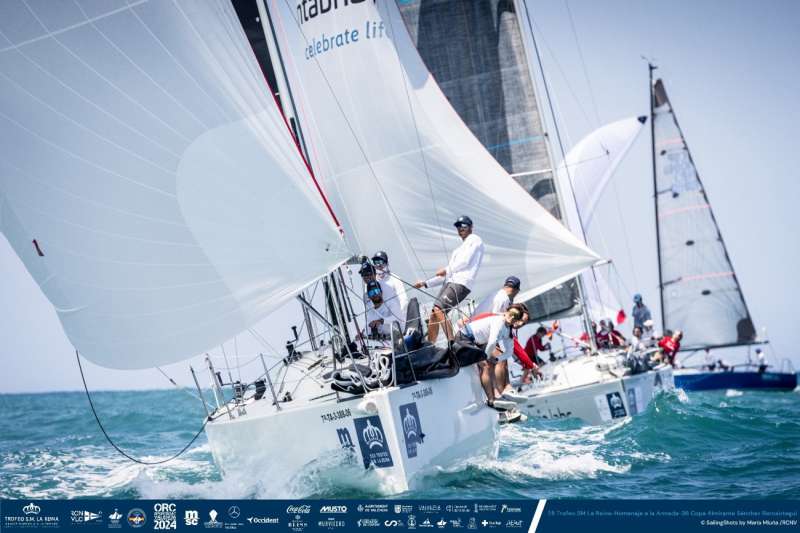 Embarcaciones compiten en una de las anteriores ediciones del Trofeo SM La Reina en Valncia, en una imagen facilitada por la organizacin de la regata. EFE
