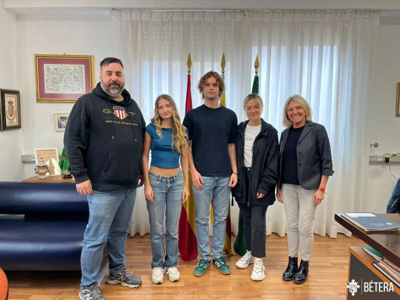 Aitana Bosch Ferrer y Patrick Gil Van den Brande participarn en el proyecto europeo ?Sharing Stories, Building Bridges ? Participatory Photography for Youth Workers?.EPDA