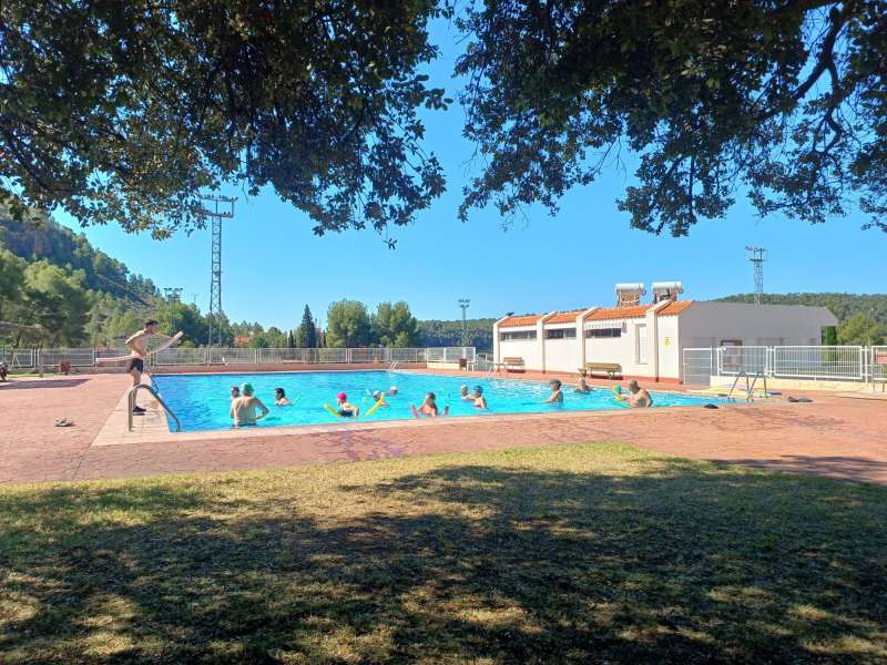 Actividades para mayores en la piscina municipal de Olocau. EPDA