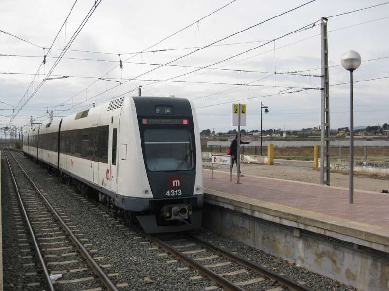 Un tren de metrovalencia en Alginet. EPDA