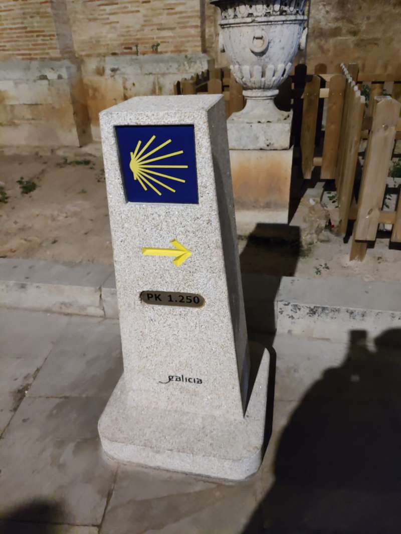 Una nueva se�al kilom�trica en Valencia.  H. G. 