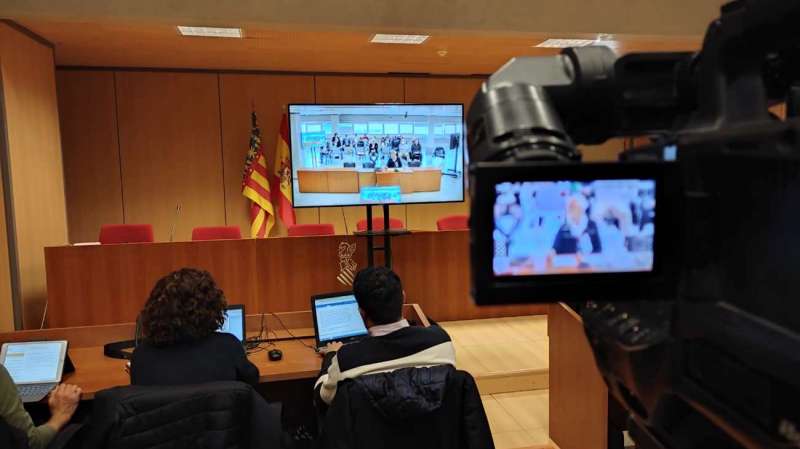 Imagen de la sala de prensa desde donde los periodistas siguen el juicio. EFE/Jordi Ferrer