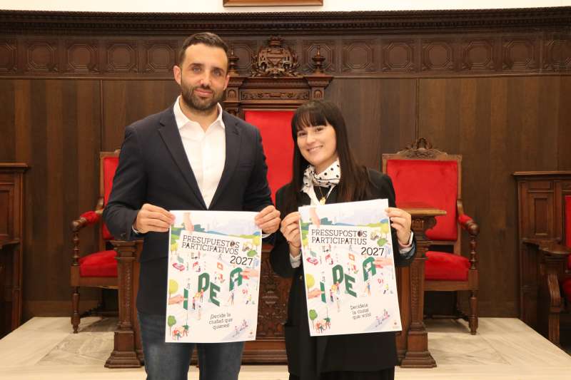 El alcalde y la concejala de Participaci�n Ciudadana.  EPDA