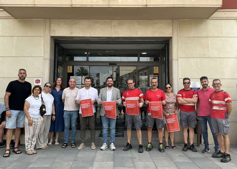 Lalcalde, Fran Lpez, amb els representants dels sindicats. EPDA