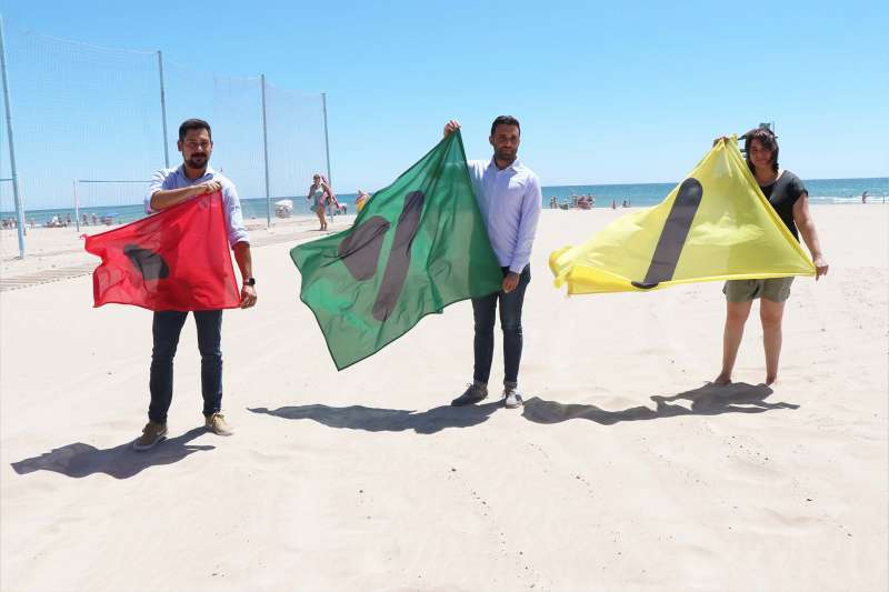 Banderas para personas daltónicas en Sagunt. / EPDA