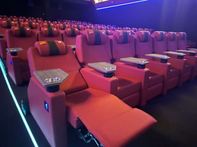 Butacas de ltima generacin en la nueva sala del Alucine de Puerto de Sagunto.