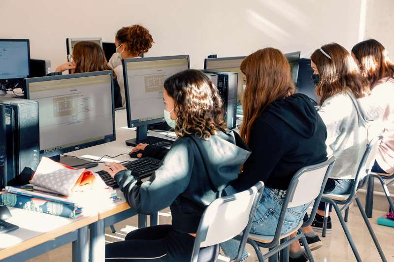 La Generalitat renueva las infraestructuras de comunicaciones de los centros docentes para impulsar la transformaciÃ³n digital en EducaciÃ³n /EPDA