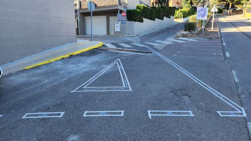 Una calle de Gilet que se pint� recientemente.  EPDA