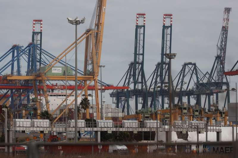 Vista parcial del puerto de València. EFE/Kai Försterling/Archivo
