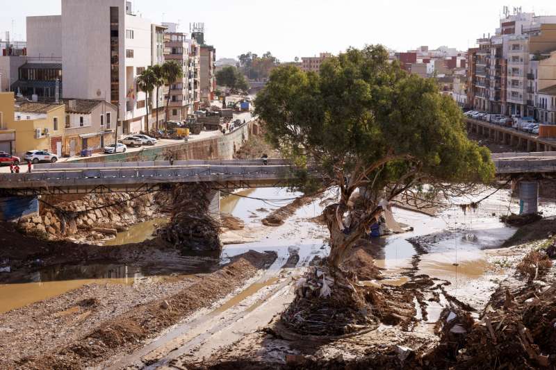 El barranco del Poyo a su paso por la localidad valenciana de Paiporta. EFEVillar LpezArchivo
